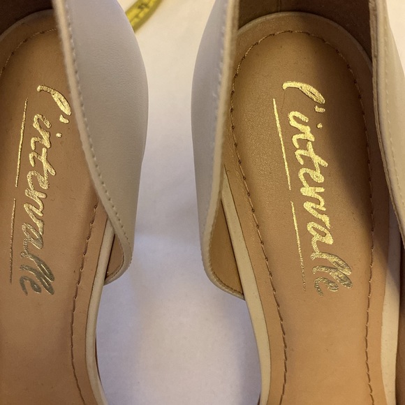 - L' intervalle leather 4.5” high heal cream colour shoes size 10. - Picture 8 of 8